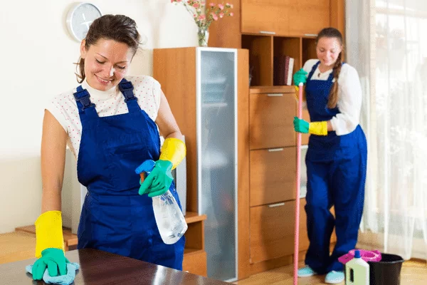equipe de limpeza residencial